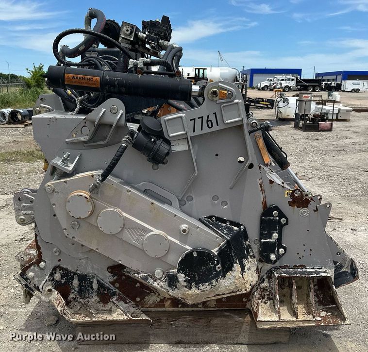 image for item DF8524 2018 FAE MTM-225 soil stabilizer / recycler