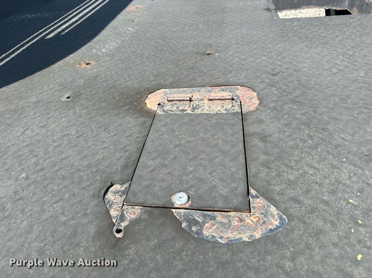 image for item DF8526 CM flatbed