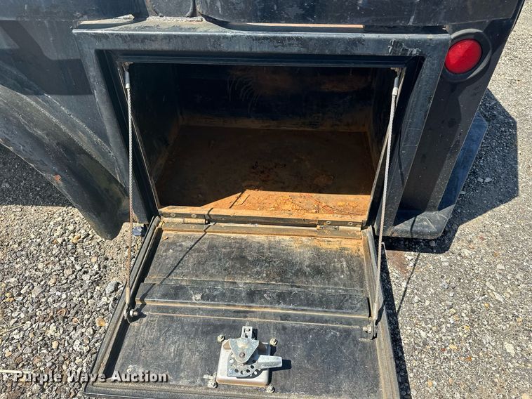 image for item DF8526 CM flatbed