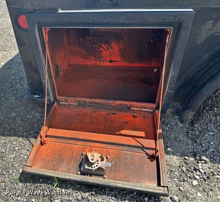 image for item DF8526 CM flatbed