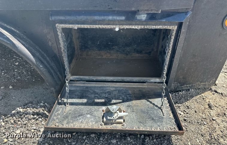 image for item DF8526 CM flatbed