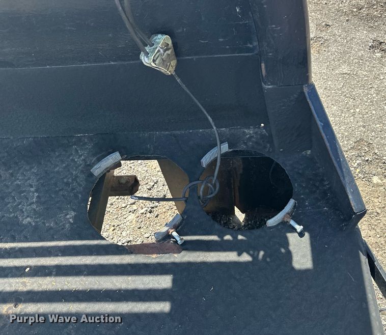 image for item DF8526 CM flatbed