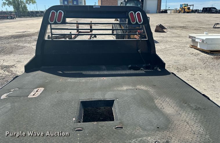 image for item DF8526 CM flatbed