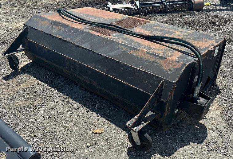 image for item DF8530 John Deere BP84 skid steer broom