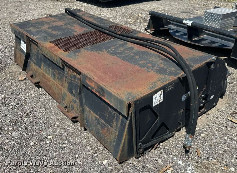 image for item DF8530 John Deere BP84 skid steer broom