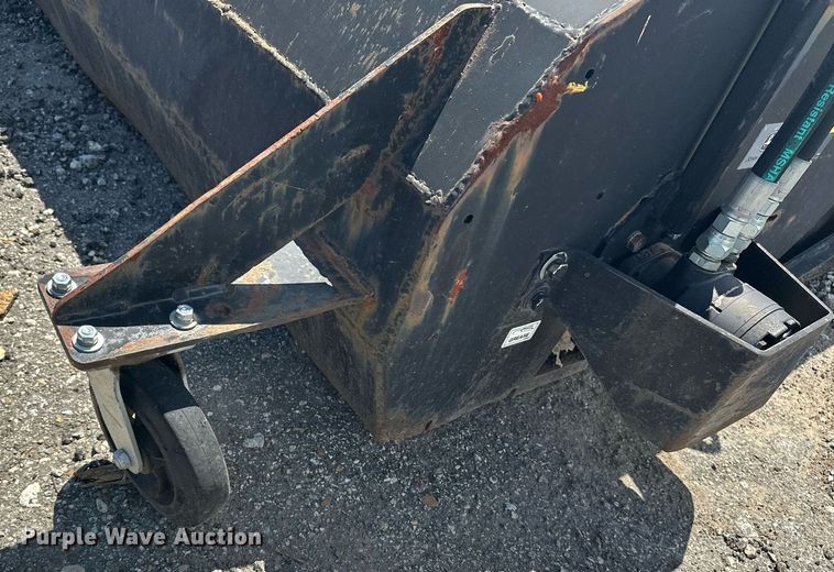 image for item DF8530 John Deere BP84 skid steer broom