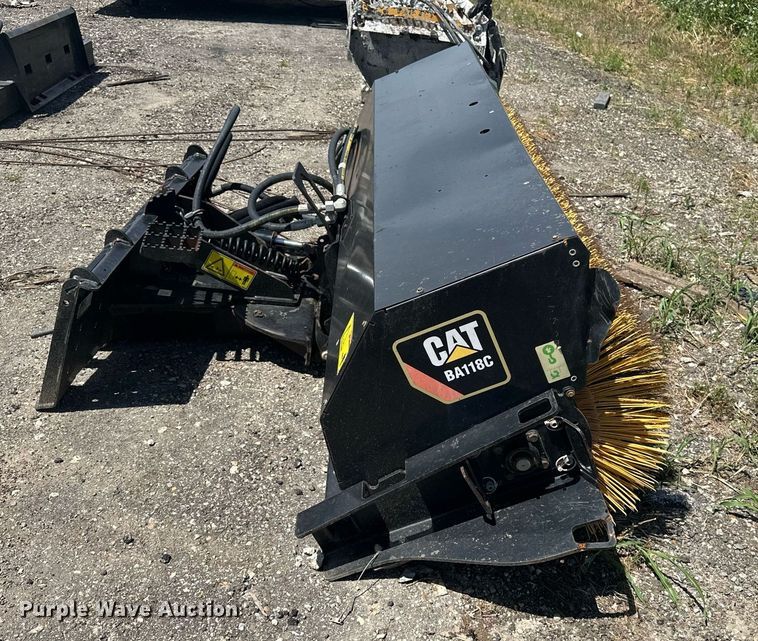 image for item DF8531 2019 Caterpillar BA118C skid steer broom