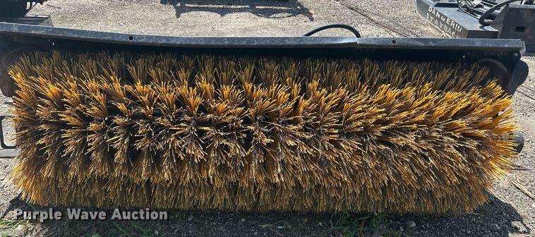 image for item DF8531 2019 Caterpillar BA118C skid steer broom