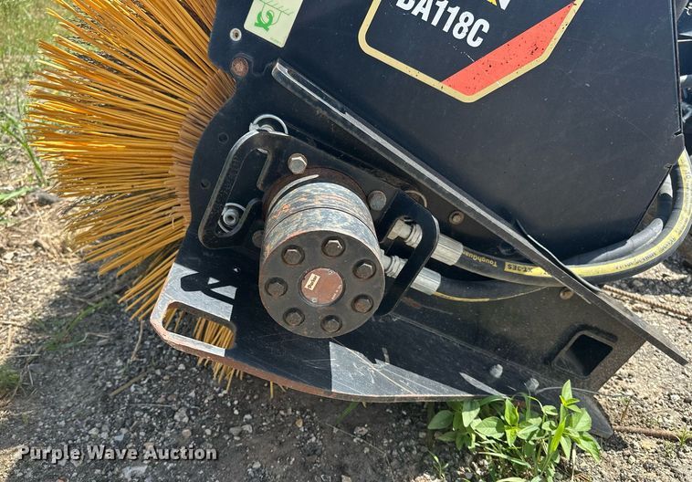 image for item DF8531 2019 Caterpillar BA118C skid steer broom