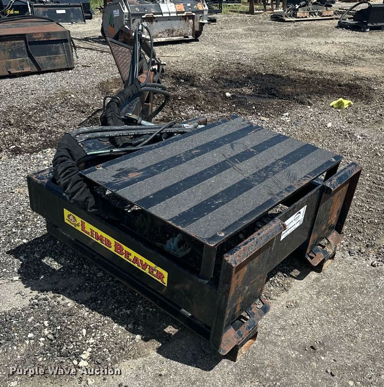 image for item DF8532 Limb Beaver skid steer limb saw