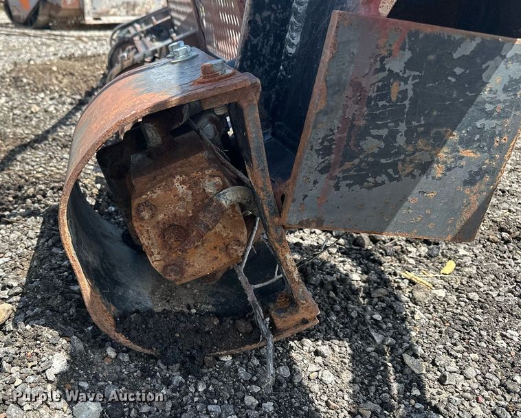 image for item DF8532 Limb Beaver skid steer limb saw