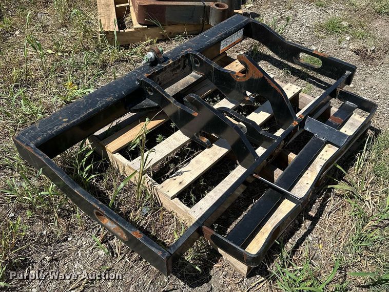 image for item DF8534 (2) pallet forks