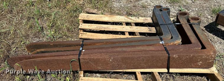 image for item DF8534 (2) pallet forks