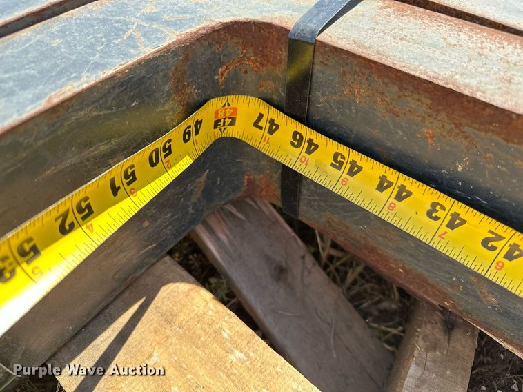 image for item DF8534 (2) pallet forks