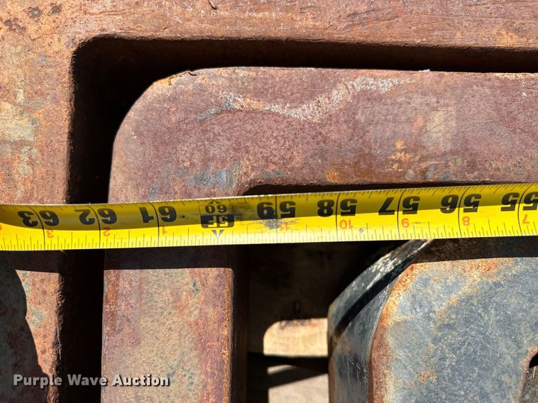 image for item DF8534 (2) pallet forks