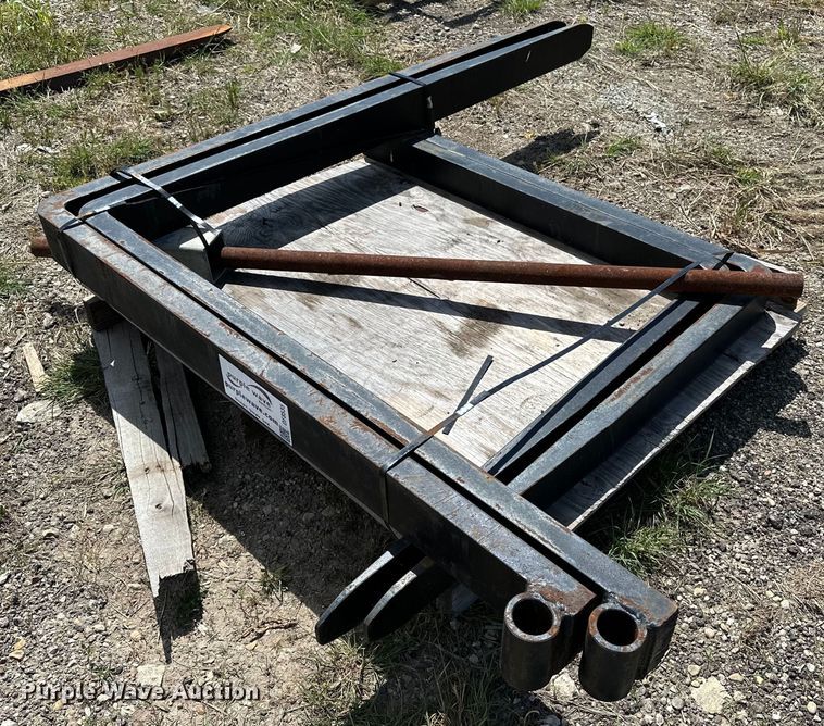 image for item DF8535 (2) pallet forks