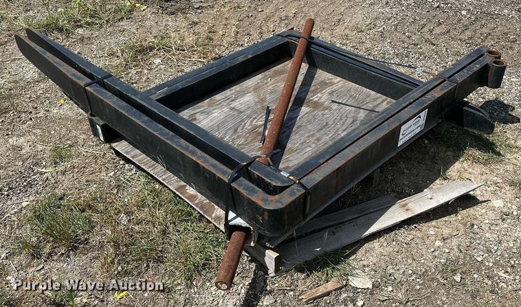 image for item DF8535 (2) pallet forks