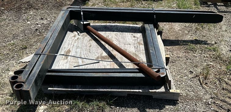 image for item DF8535 (2) pallet forks