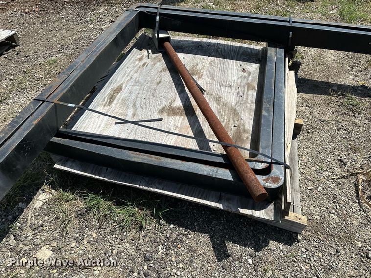 image for item DF8535 (2) pallet forks