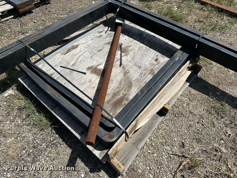 image for item DF8535 (2) pallet forks