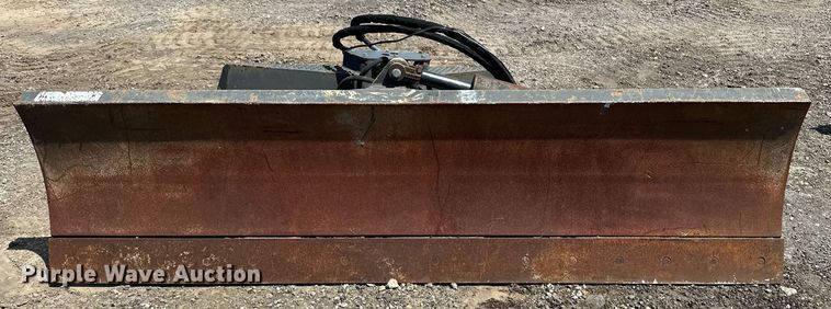 image for item DF8537 John Deere DB96 skid steer dozer blade