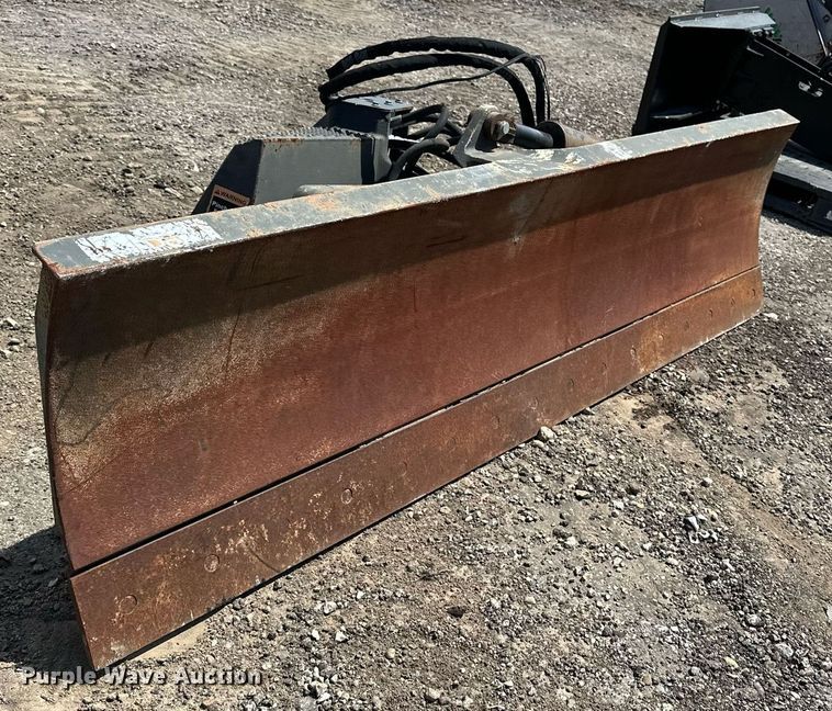 image for item DF8537 John Deere DB96 skid steer dozer blade