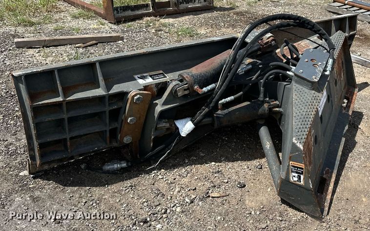 image for item DF8537 John Deere DB96 skid steer dozer blade