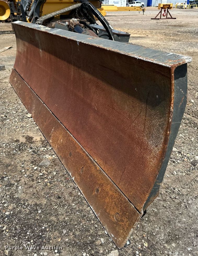 image for item DF8537 John Deere DB96 skid steer dozer blade