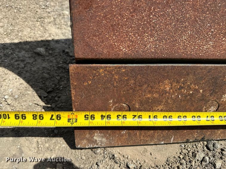 image for item DF8537 John Deere DB96 skid steer dozer blade