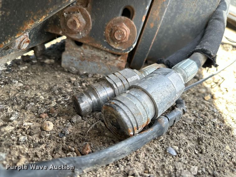 image for item DF8537 John Deere DB96 skid steer dozer blade