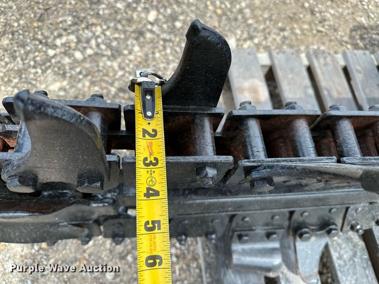 image for item DF8540 John Deere TR36B skid steer trencher