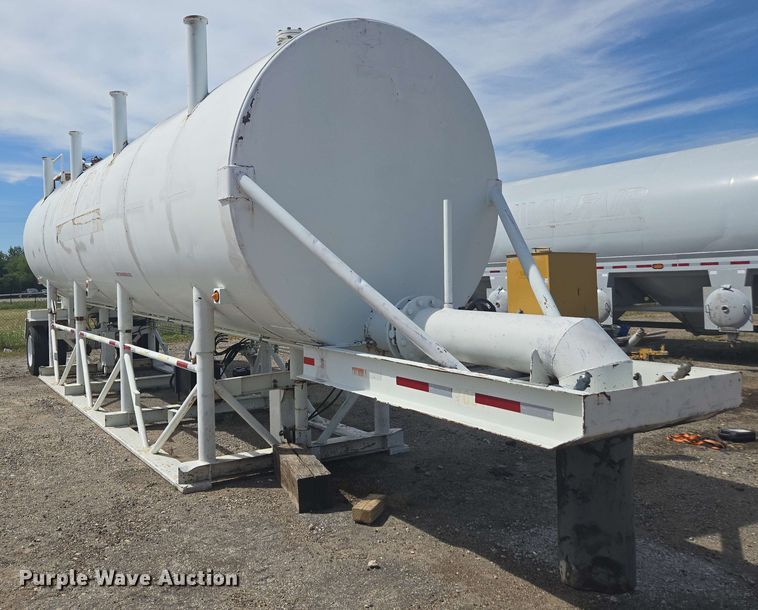 image for item DF8550 2006 Niece Equipment portable water tower