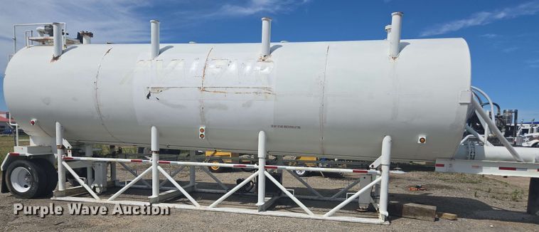 image for item DF8550 2006 Niece Equipment portable water tower