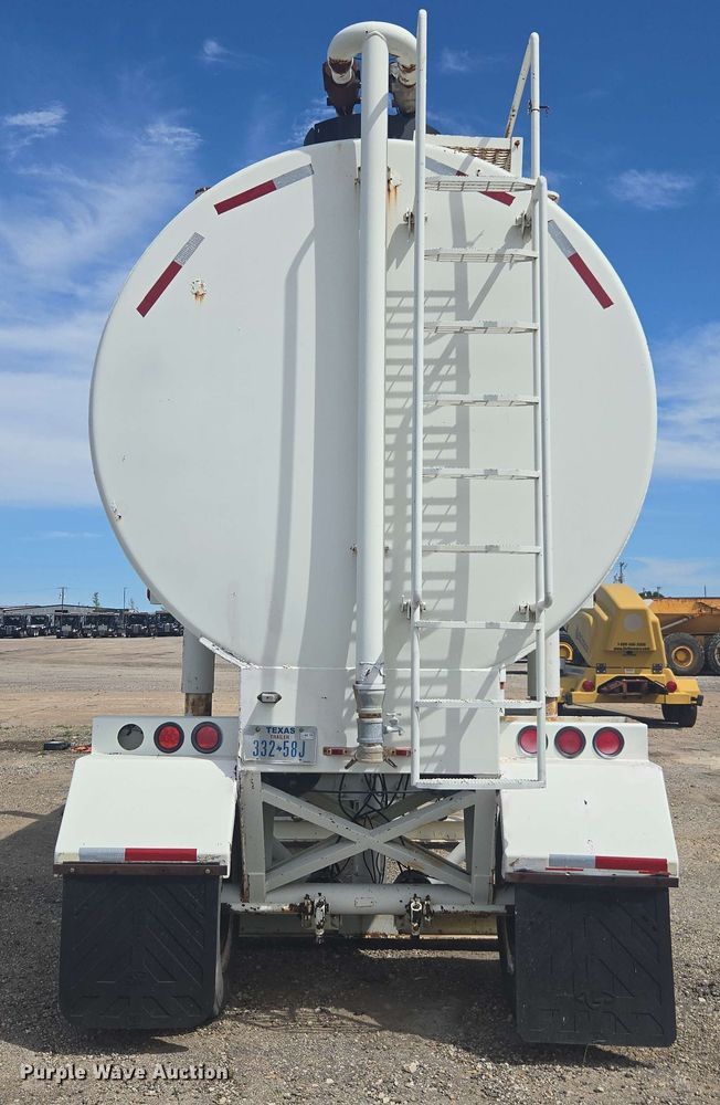 image for item DF8550 2006 Niece Equipment portable water tower