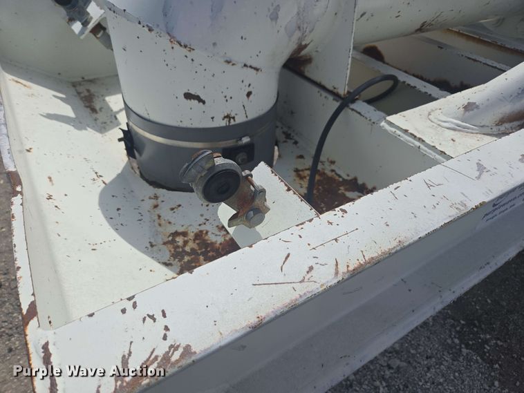 image for item DF8550 2006 Niece Equipment portable water tower