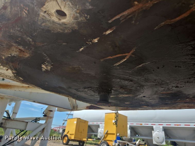 image for item DF8550 2006 Niece Equipment portable water tower