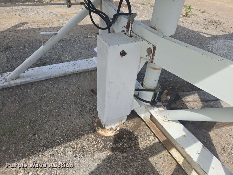 image for item DF8550 2006 Niece Equipment portable water tower