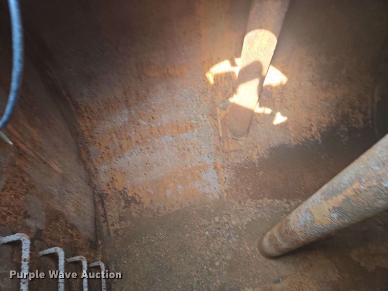 image for item DF8550 2006 Niece Equipment portable water tower