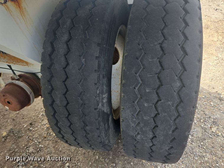 image for item DF8550 2006 Niece Equipment portable water tower