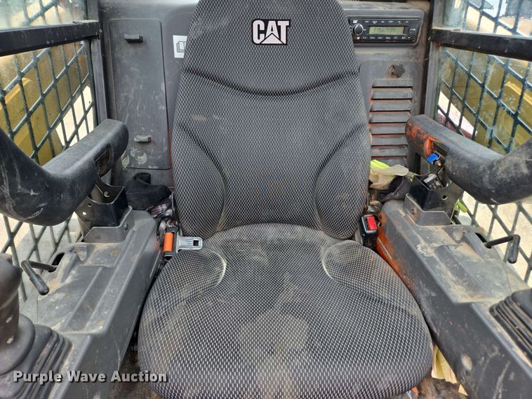 image for item DF8552 2023 Caterpillar 259D3 tracked skid steer loader