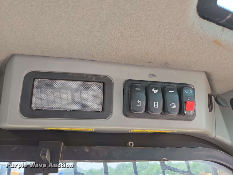 image for item DF8552 2023 Caterpillar 259D3 tracked skid steer loader