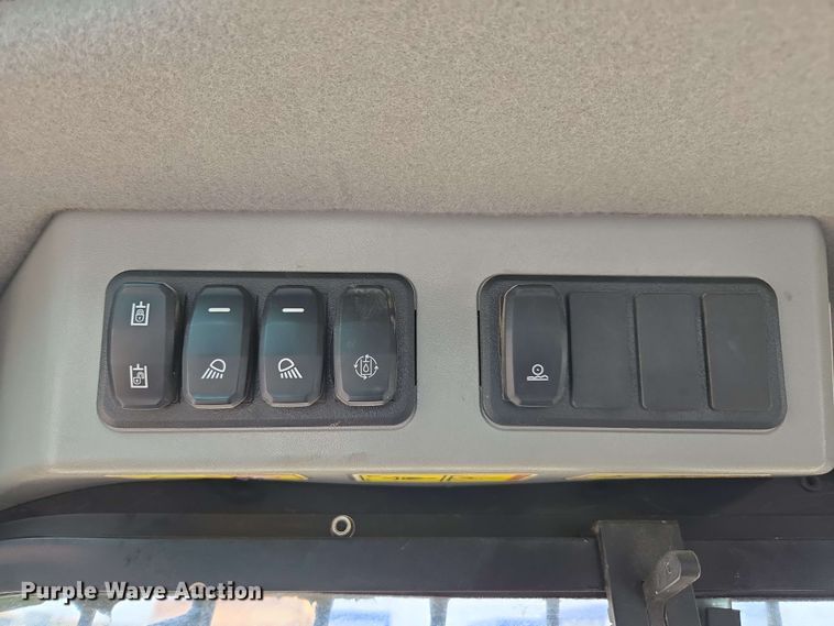 image for item DF8552 2023 Caterpillar 259D3 tracked skid steer loader