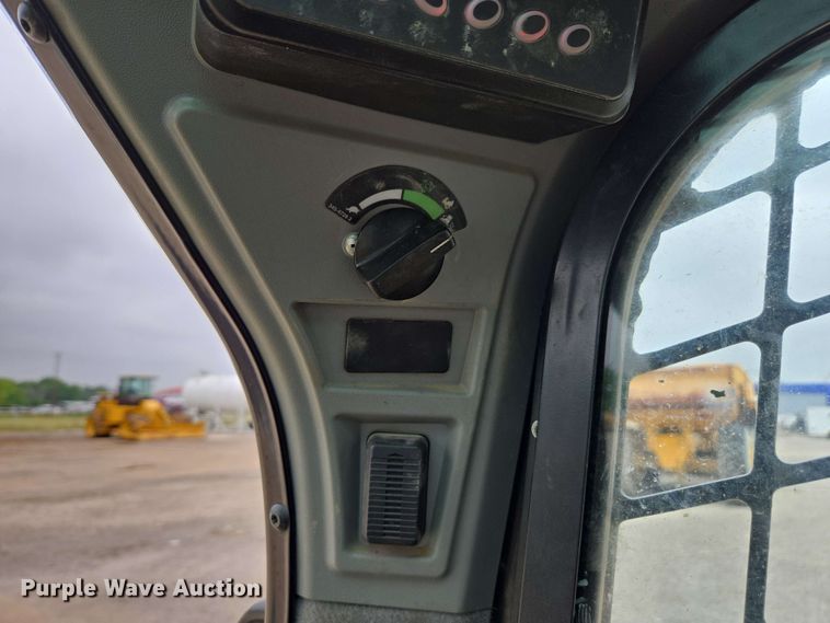 image for item DF8552 2023 Caterpillar 259D3 tracked skid steer loader