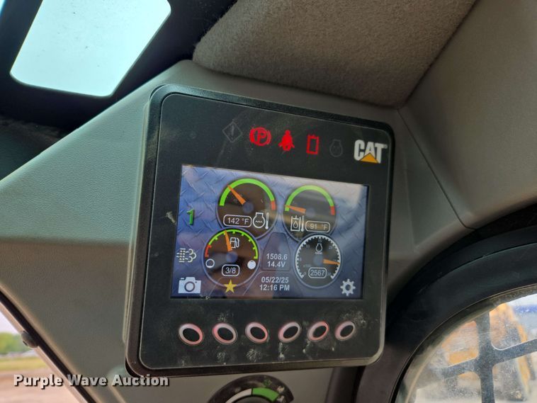 image for item DF8552 2023 Caterpillar 259D3 tracked skid steer loader