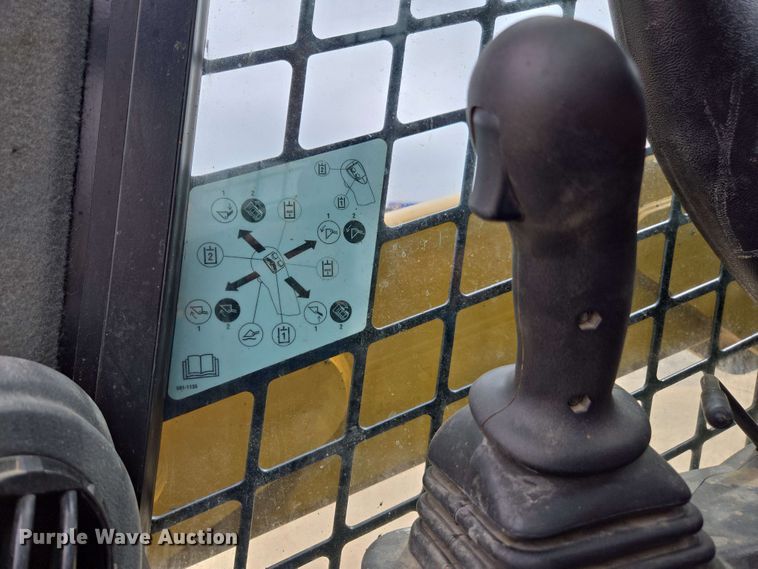 image for item DF8552 2023 Caterpillar 259D3 tracked skid steer loader