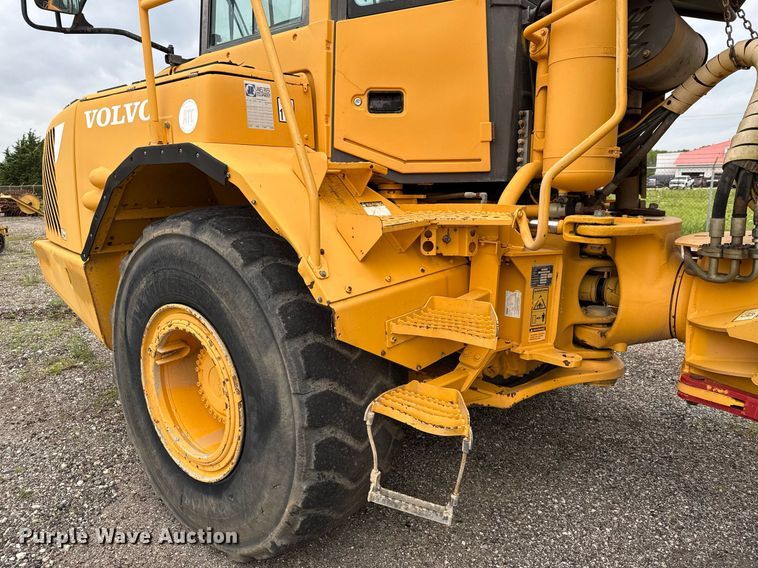 image for item DP6136 2007 Volvo A25D water wagon