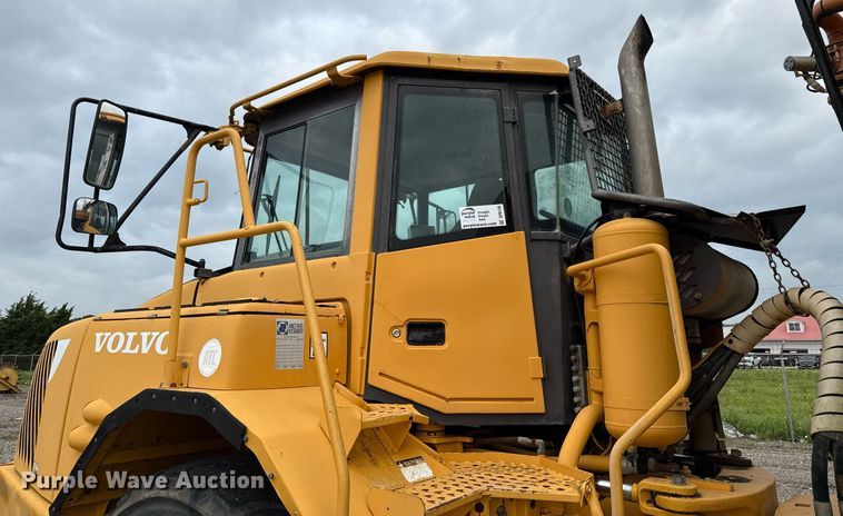 image for item DP6136 2007 Volvo A25D water wagon