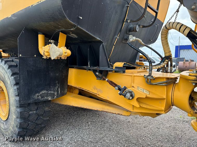 image for item DP6136 2007 Volvo A25D water wagon