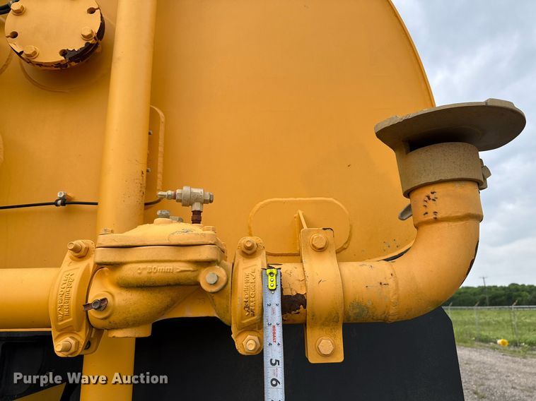 image for item DP6136 2007 Volvo A25D water wagon