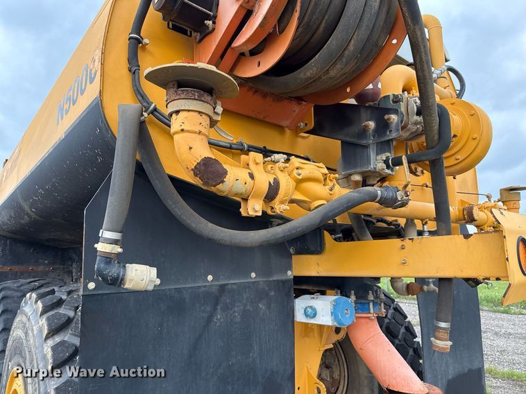 image for item DP6136 2007 Volvo A25D water wagon